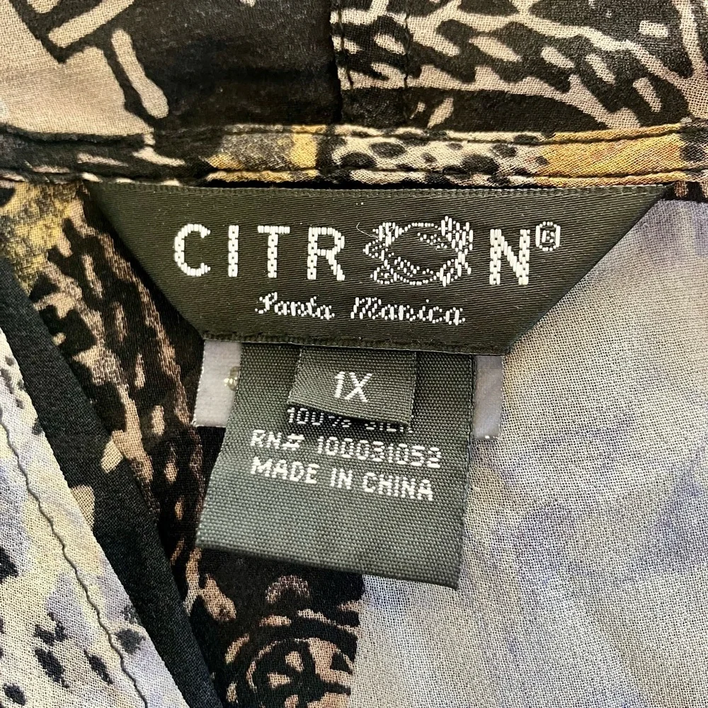Citron Pure Silk Black and Gold Patterned Kimono Jacket - Picture 3 of 6